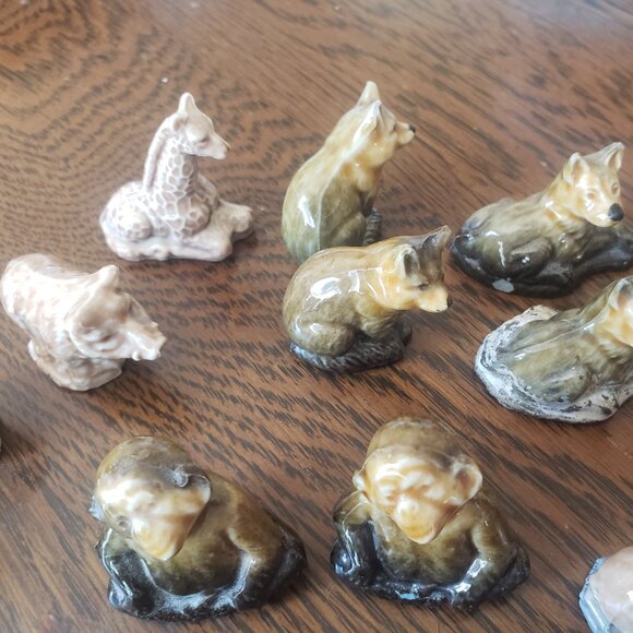 Lot of 47 Wade Whimsies Red Rose Tea Figurines - Picture 8 of 12